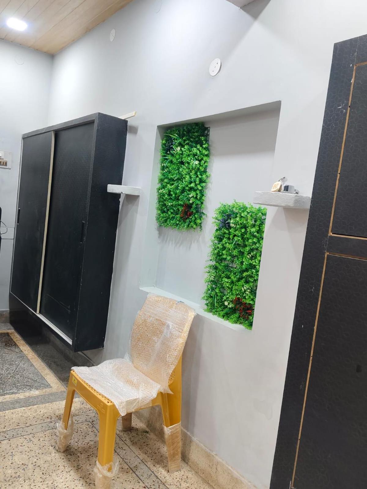 Hotel Crystal Dreams Mathura Luaran gambar
