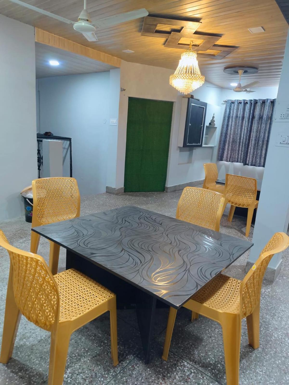 Hotel Crystal Dreams Mathura Luaran gambar